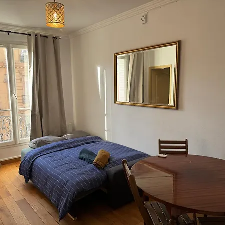 Beautiful Room Paris Montparnasse Paris